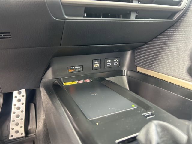 Used 2025 Toyota Camry SE w/ Multimedia Upgrade Package image 21