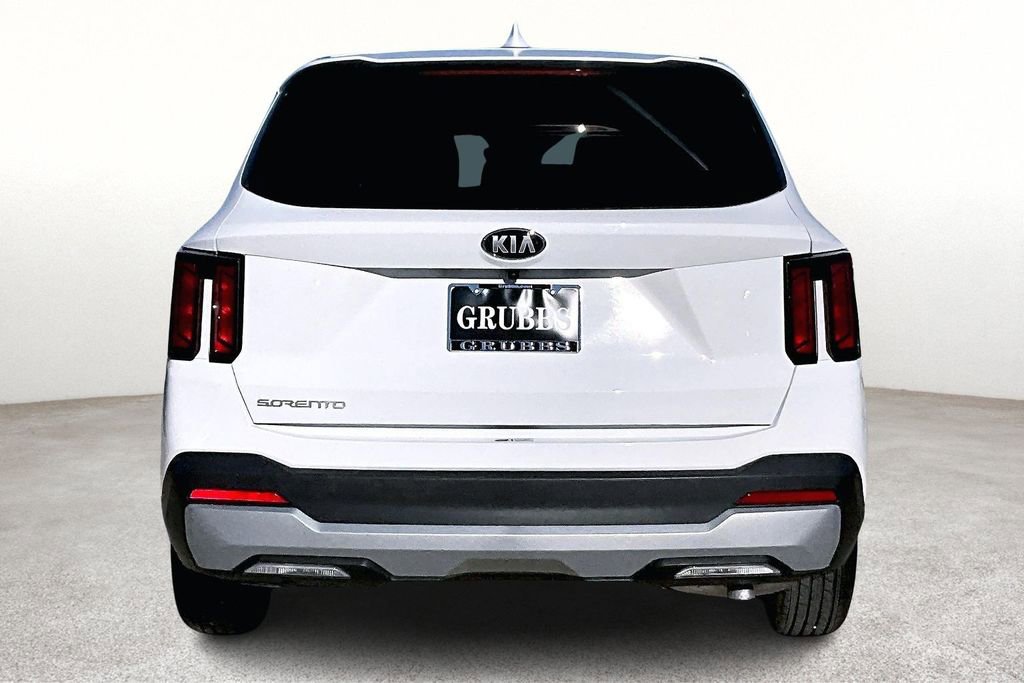 Used 2025 Kia Sorento LX image 6