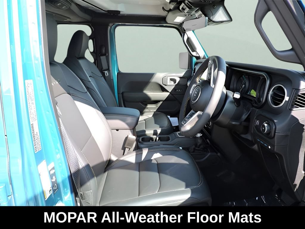 New 2024 Jeep Wrangler Unlimited Sahara w/ Technology Group AWD/4WD image 35