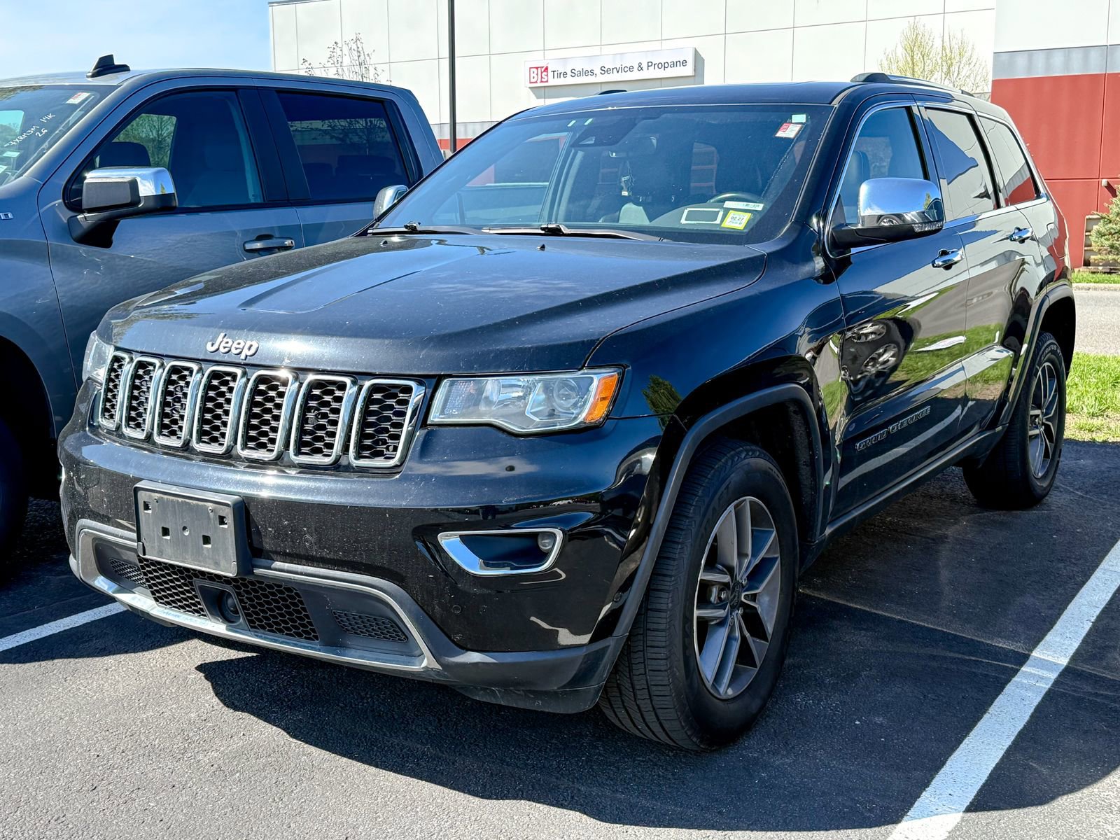 Used 2020 Jeep Grand Cherokee Limited w/ Luxury Group II AWD/4WD image 3