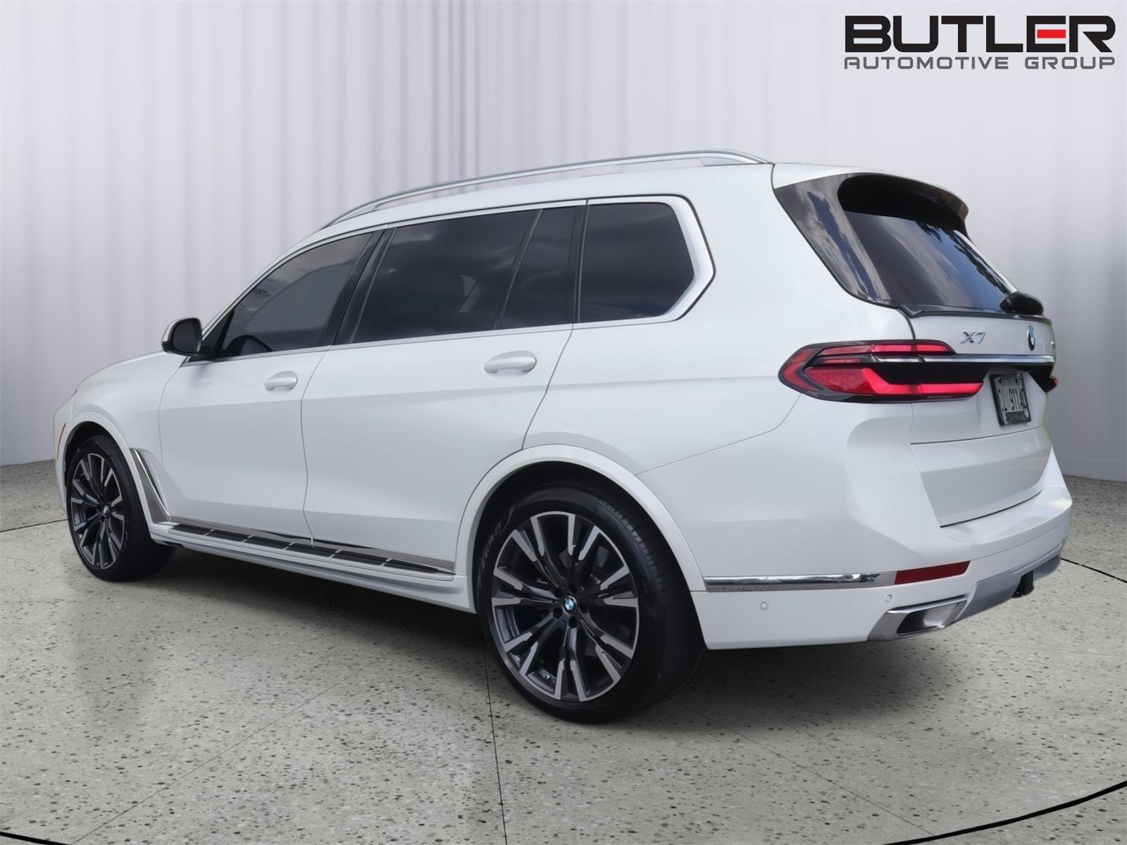 Used 2025 BMW X7 xDrive40i AWD/4WD image 4