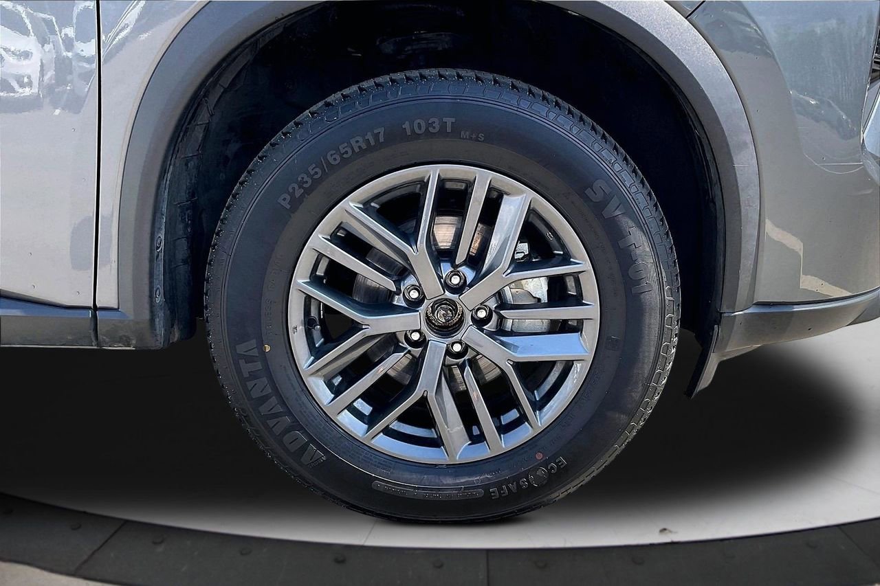 Used 2024 Nissan Rogue S image 34