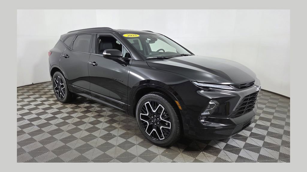 Used 2025 Chevrolet Blazer RS w/ Driver Confidence II Package image 1