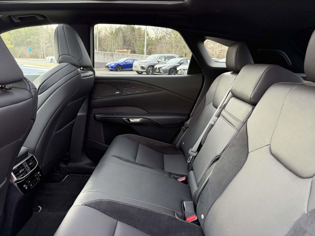 Used 2024 Lexus RX 500h F Sport image 15