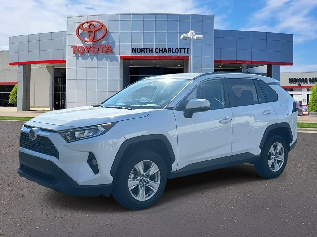 Used 2020 Toyota RAV4 XLE FWD image 5