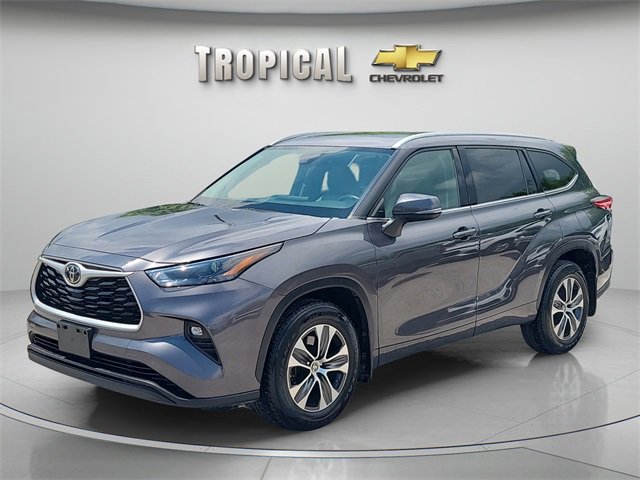 Used 2022 Toyota Highlander XLE