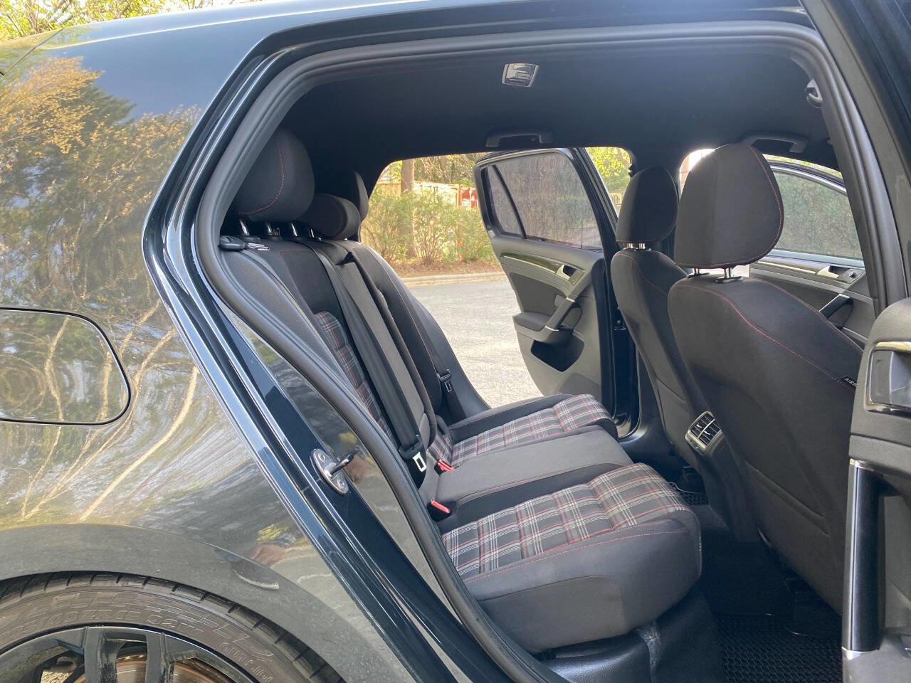 Used 2017 Volkswagen GTI Sport image 48