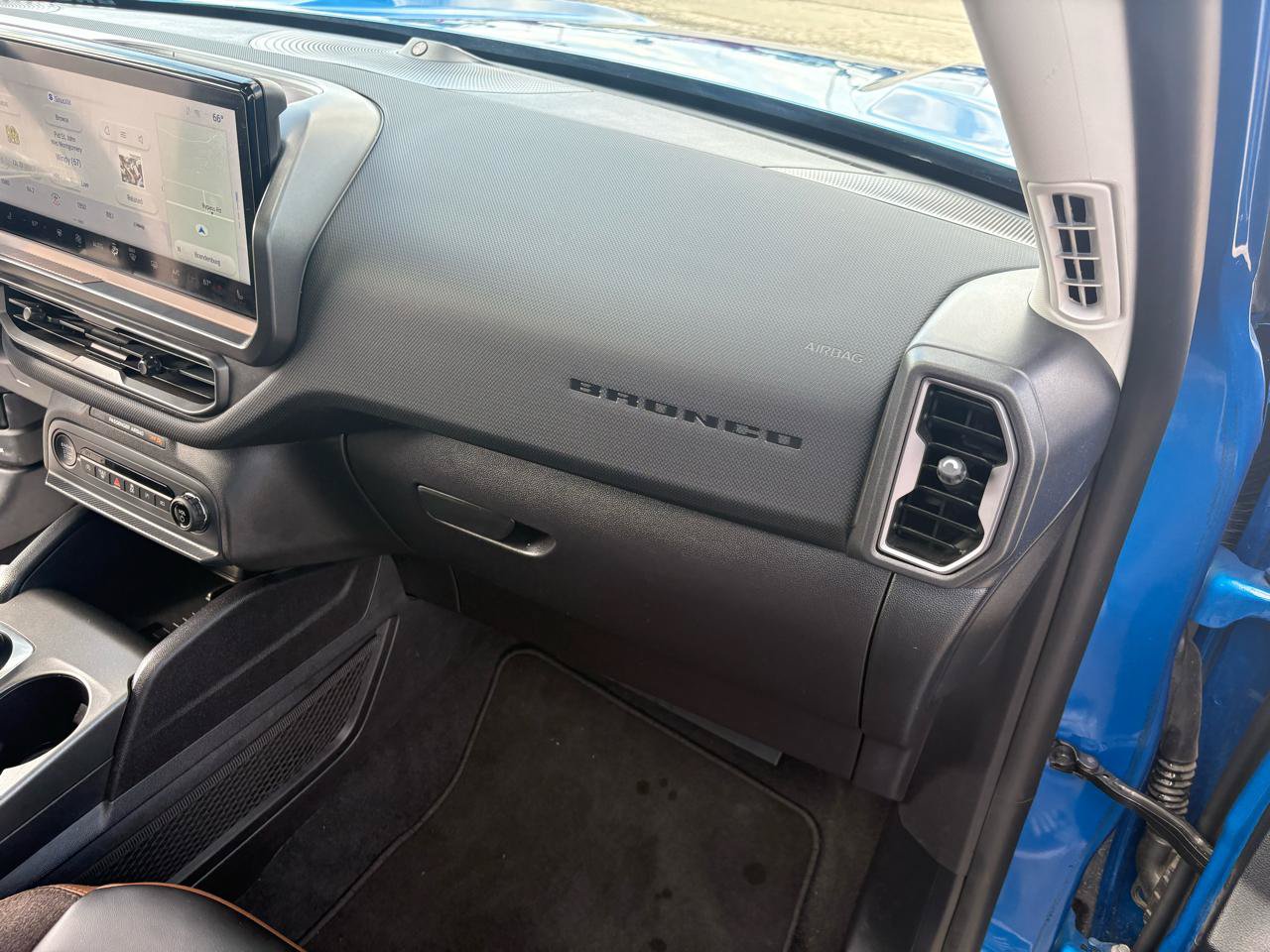 Used 2025 Ford Bronco Sport Outer Banks w/ Outer Banks Tech Package+ AWD/4WD image 42