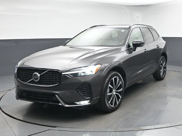 Used 2024 Volvo XC60 B5 Plus w/ Protection Package Premier AWD/4WD image 3