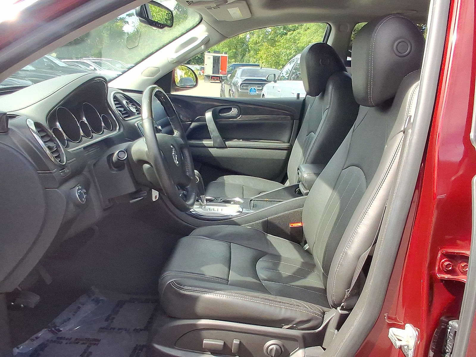 Used 2017 Buick Enclave Leather FWD image 17