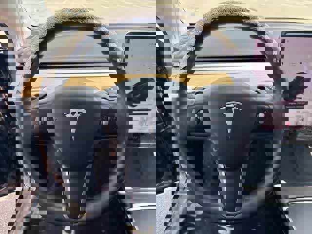 Used 2021 Tesla Model 3 Standard Range image 14