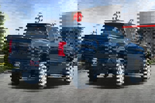 Used 2025 Toyota Tacoma SR5 image 4