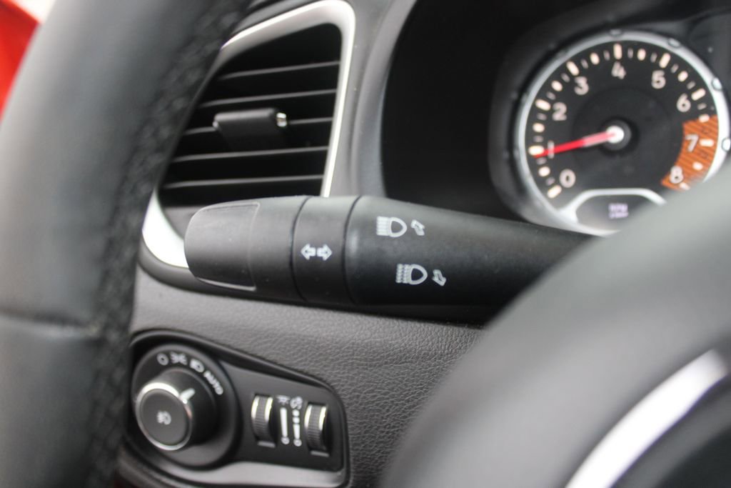 Used 2019 Jeep Renegade Latitude image 22