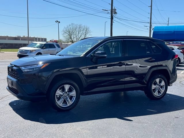 Used 2024 Toyota RAV4 XLE FWD image 3