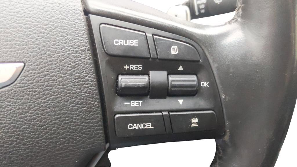 Used 2015 Hyundai Genesis 5.0 RWD image 22