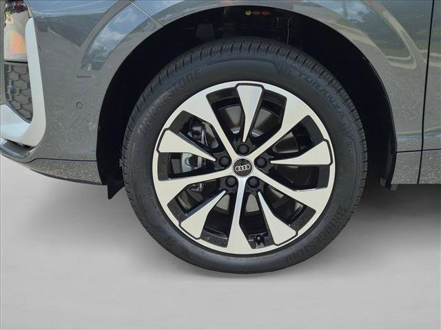 New 2026 Audi Q3 quattro 2.0T w/ Driver Assistance Package AWD/4WD image 9