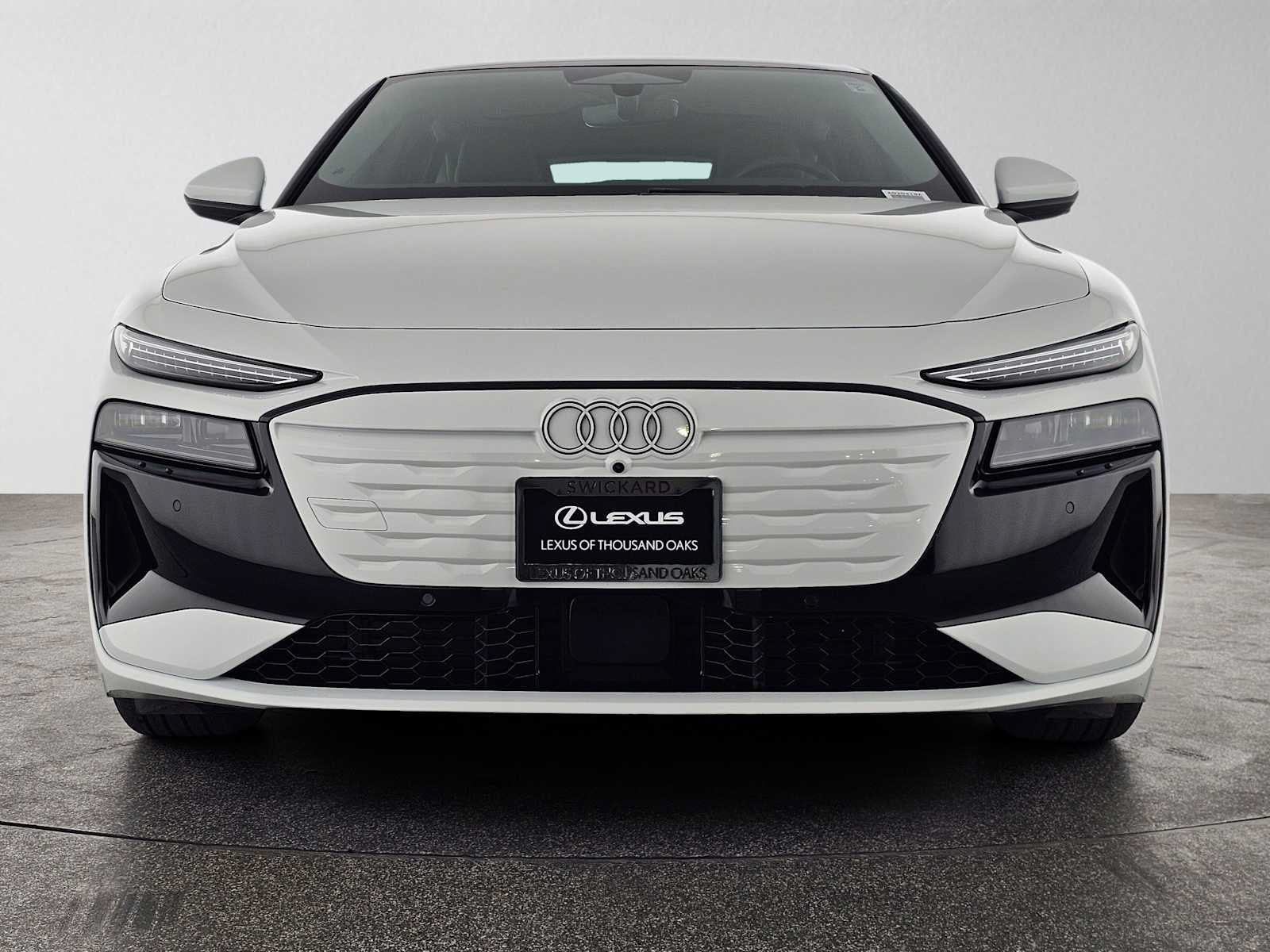 Used 2025 Audi A6 e-tron Premium Plus w/ Premium Plus RWD image 8