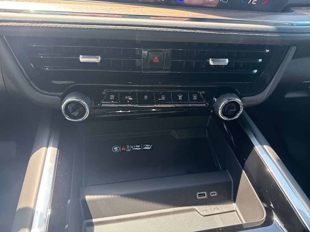 New 2026 Chevrolet Suburban High Country AWD/4WD image 24