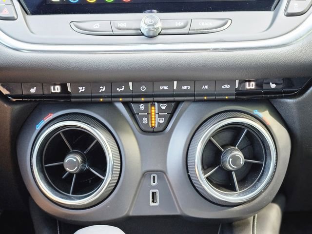 Used 2025 Chevrolet Blazer LT image 24