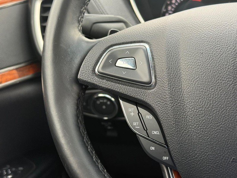 Used 2016 Lincoln MKX Reserve w/ Climate Package AWD/4WD image 19