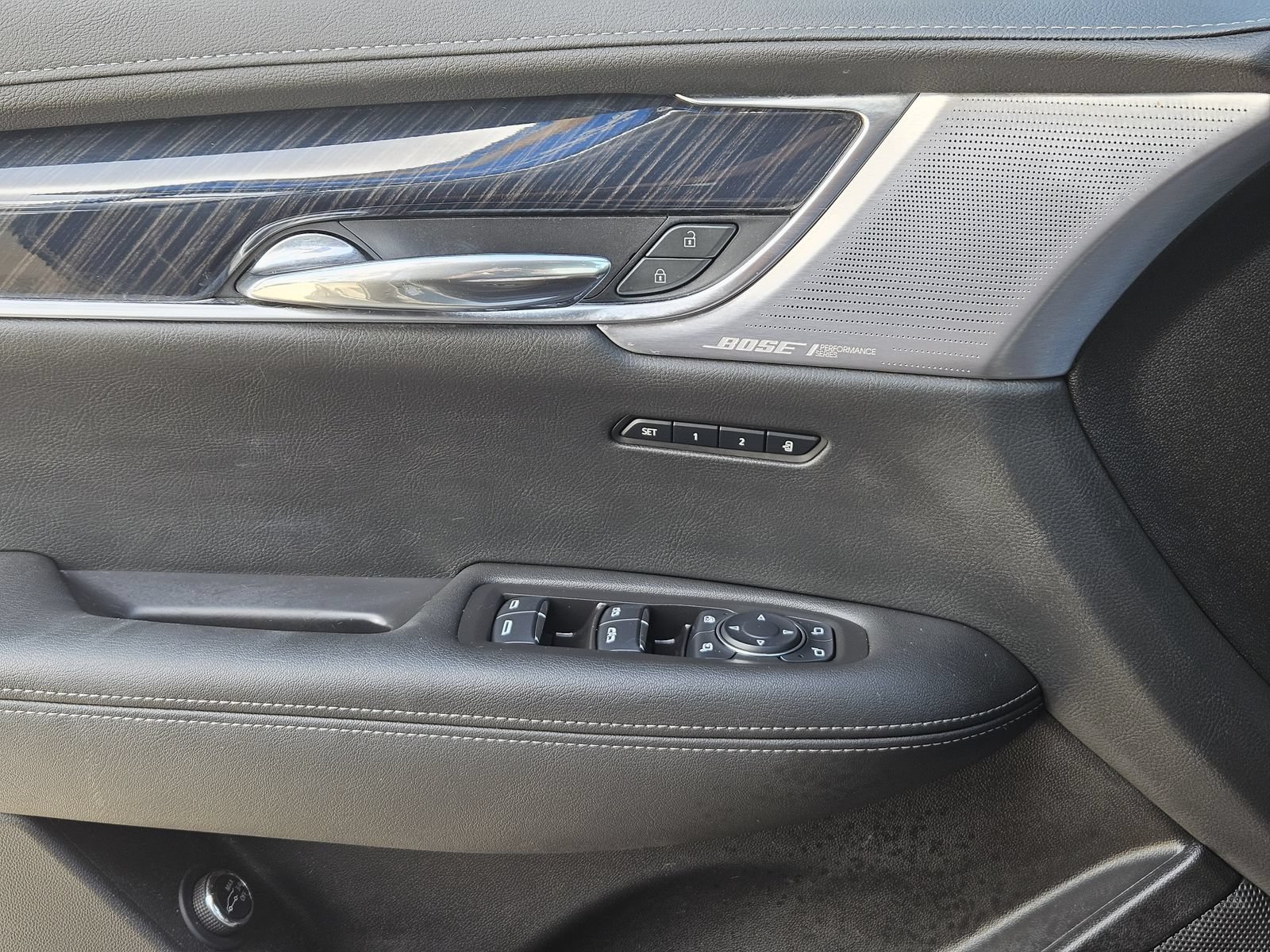 Certified 2025 Cadillac XT6 Premium Luxury FWD image 29