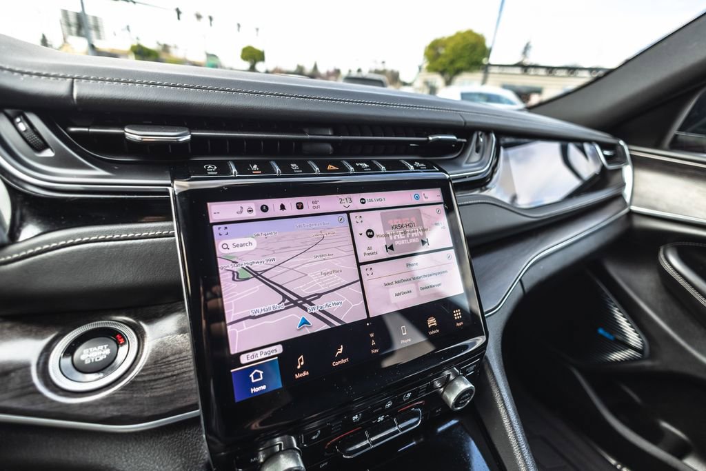 Used 2023 Jeep Grand Cherokee Overland w/ Rear Seat Video Group I AWD/4WD image 14