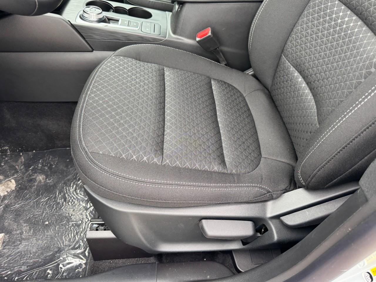 New 2025 Ford Escape Active w/ Cold Weather Package image 9