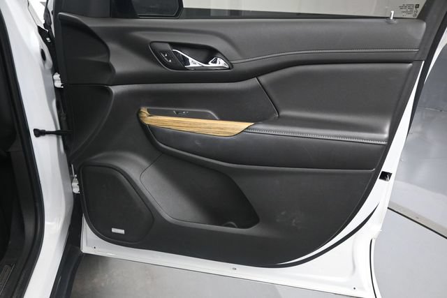 Used 2019 GMC Acadia Denali w/ Technology Package FWD image 19