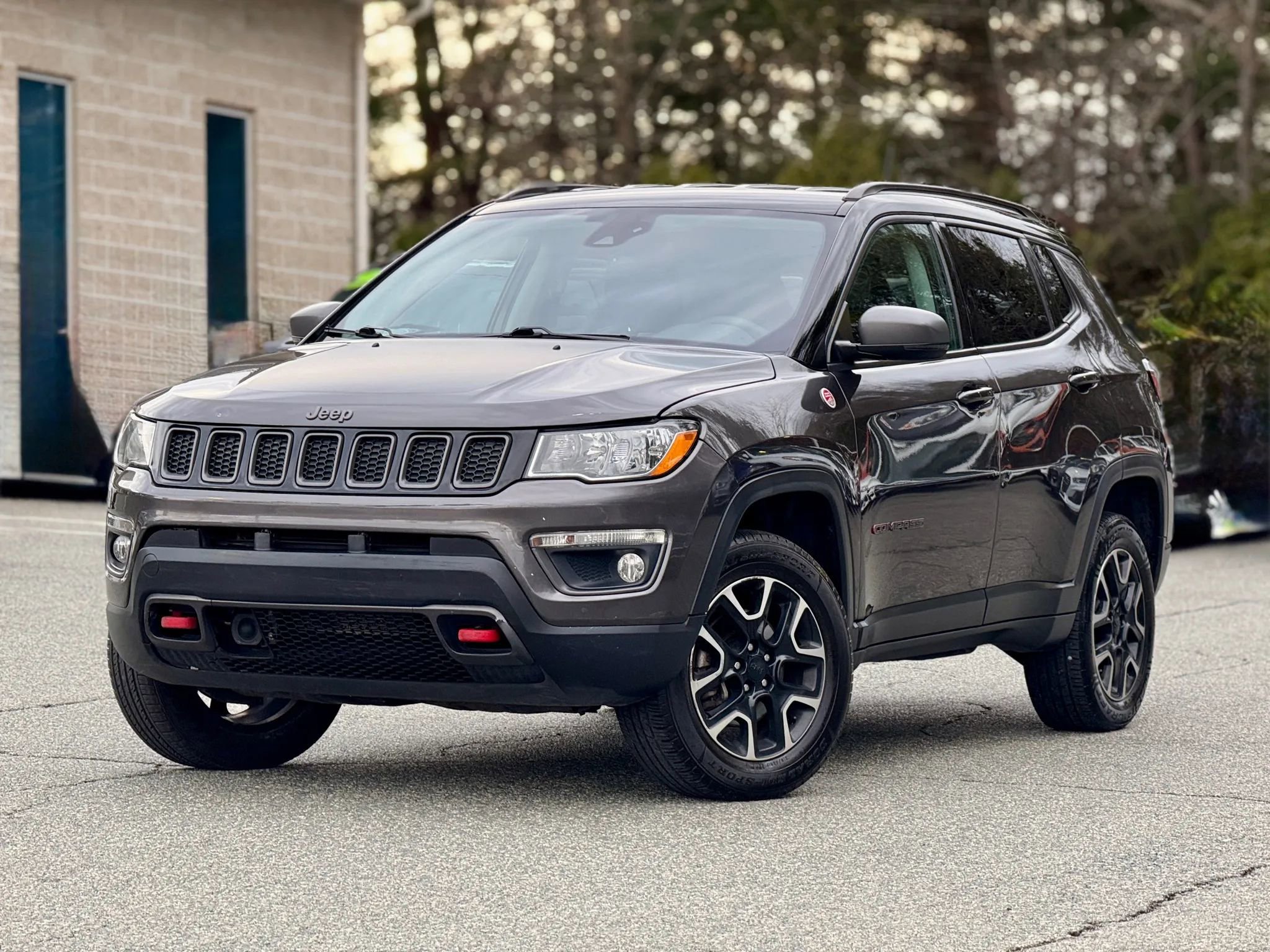 Used 2021 Jeep Compass Trailhawk image 1