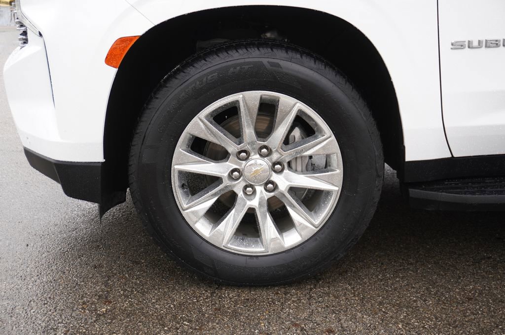 Used 2023 Chevrolet Suburban Premier image 10