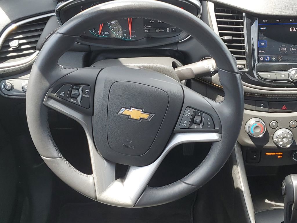 Used 2022 Chevrolet Trax LT w/ Midnight Edition AWD/4WD image 28