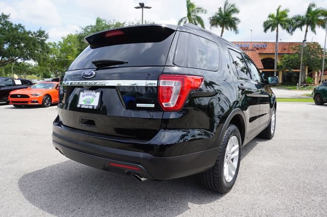 Certified 2017 Ford Explorer FWD image 7