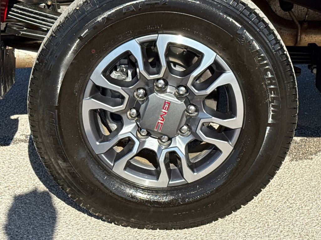 Used 2025 GMC Sierra 2500 SLE w/ SLE Convenience Package image 10