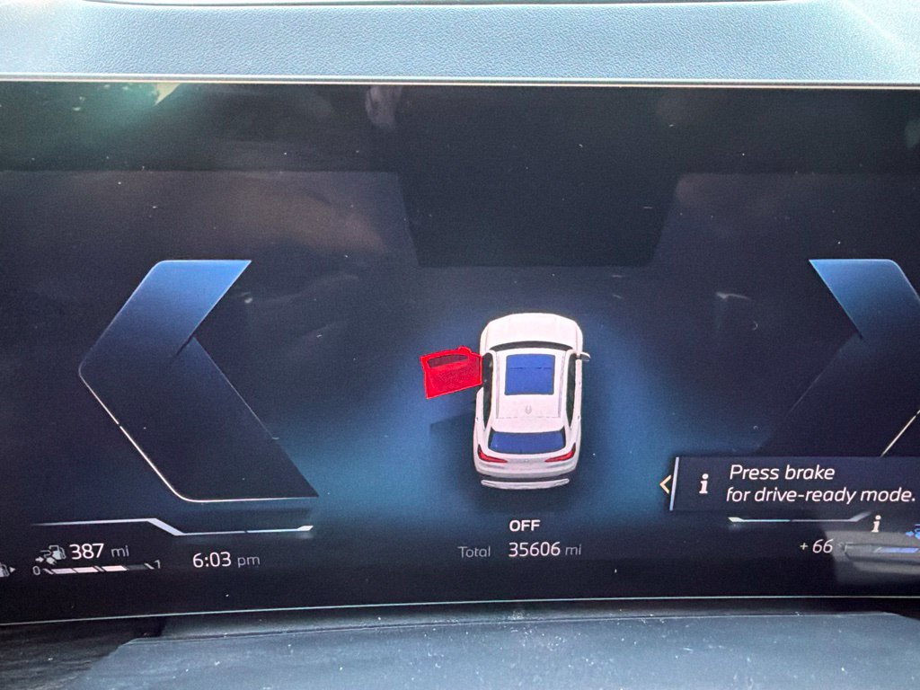 Used 2025 BMW X5 xDrive50e AWD/4WD image 16