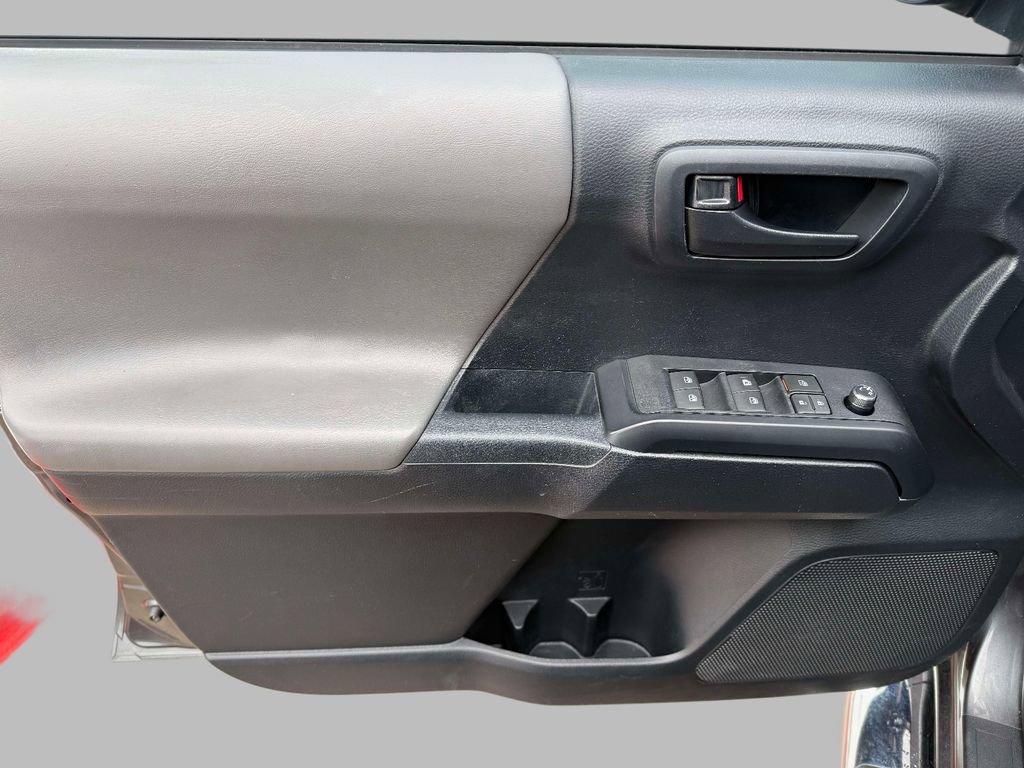 Used 2018 Toyota Tacoma SR w/ SR Convenience Package image 19