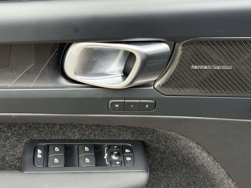 Used 2023 Volvo C40 P8 Recharge Ultimate w/ Protection Package Premier image 21