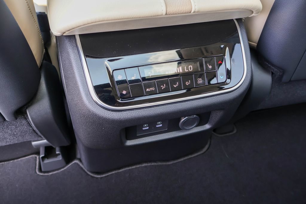 New 2026 Nissan Armada Platinum image 18