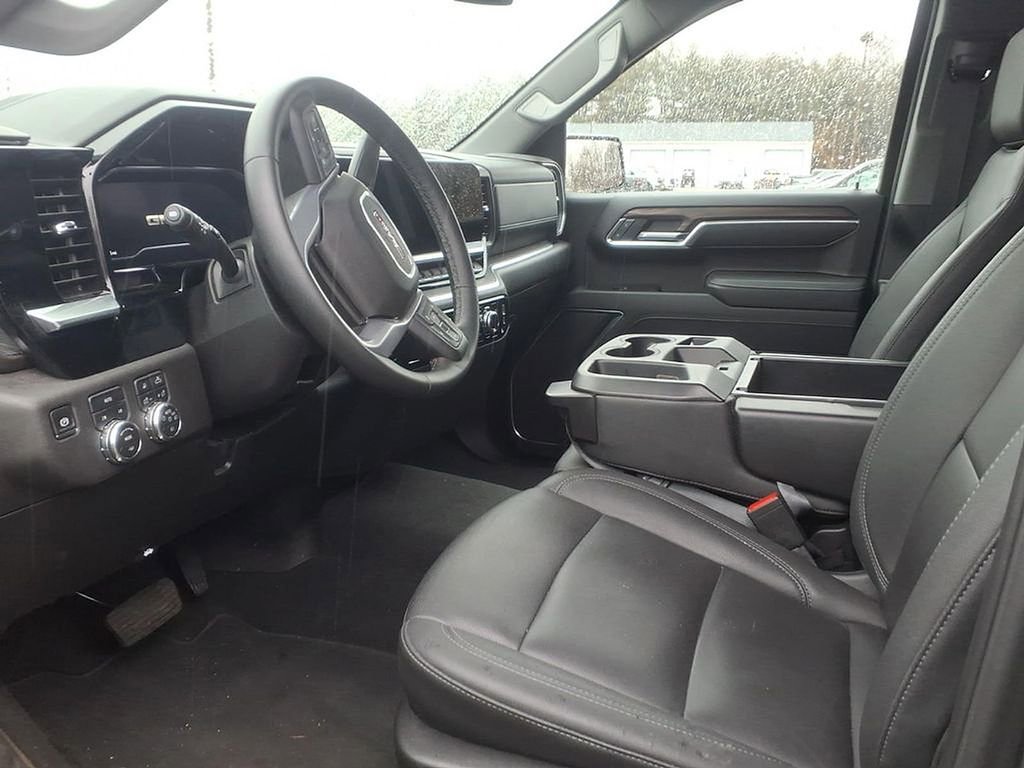 Used 2025 GMC Sierra 1500 SLT image 4