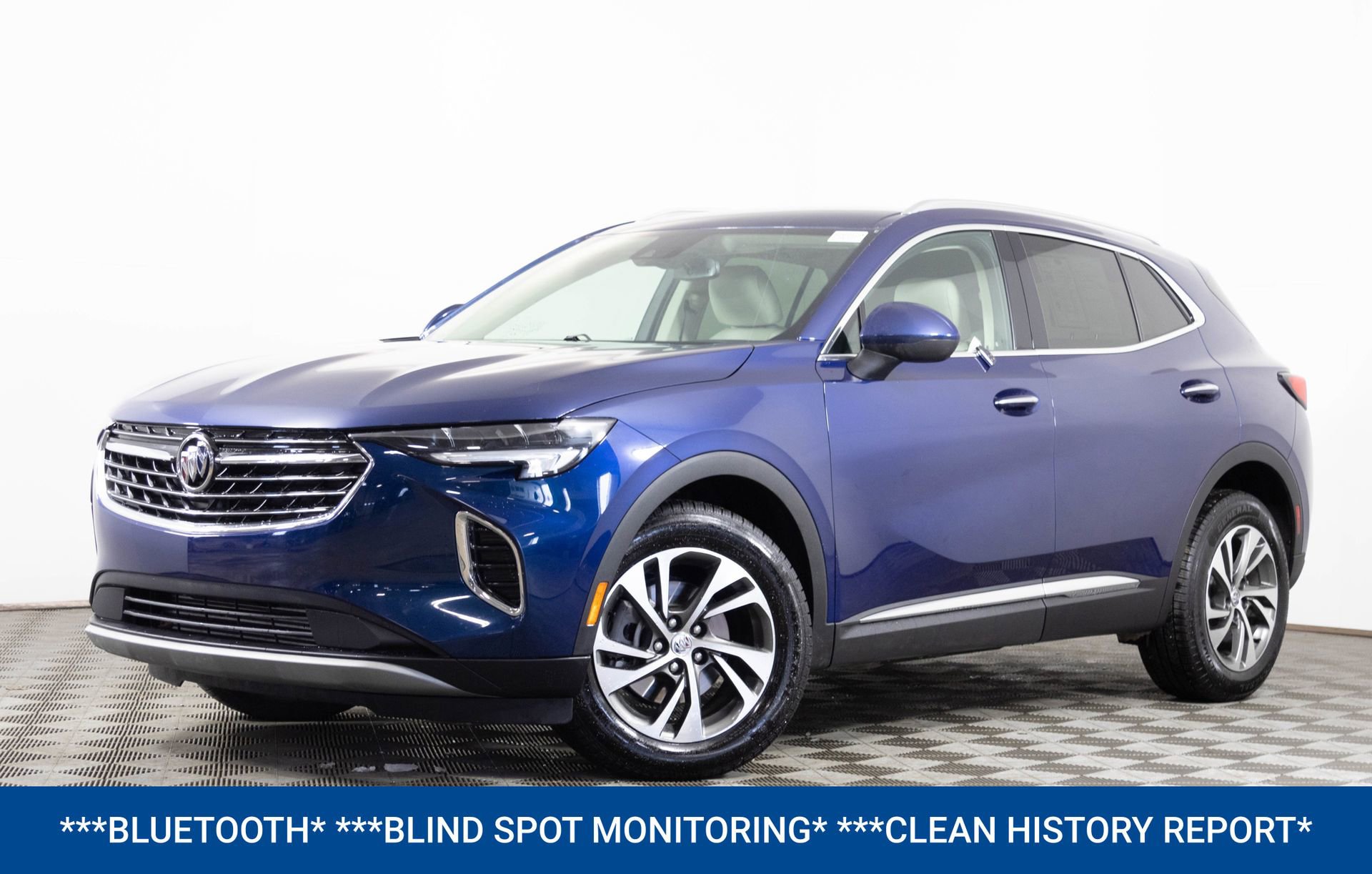 Used 2022 Buick Envision Essence w/ Safety Package image 2