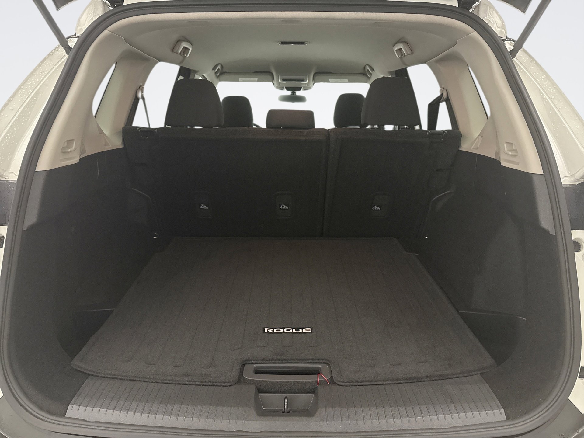 Used 2023 Nissan Rogue S image 19