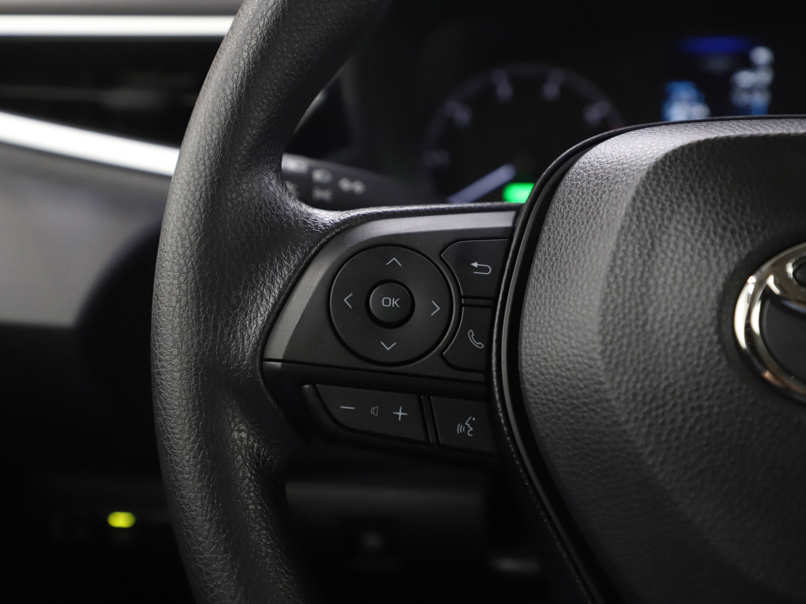 Used 2024 Toyota Corolla LE image 25