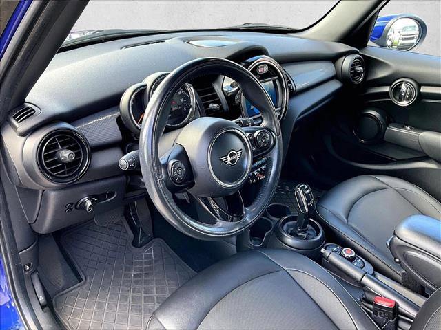 Used 2021 MINI Cooper 4-Door Hardtop image 14