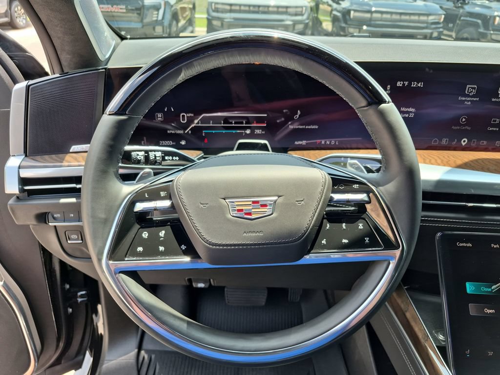 Used 2025 Cadillac Escalade ESV Sport Platinum w/ LPO, ONYX Package AWD/4WD image 23