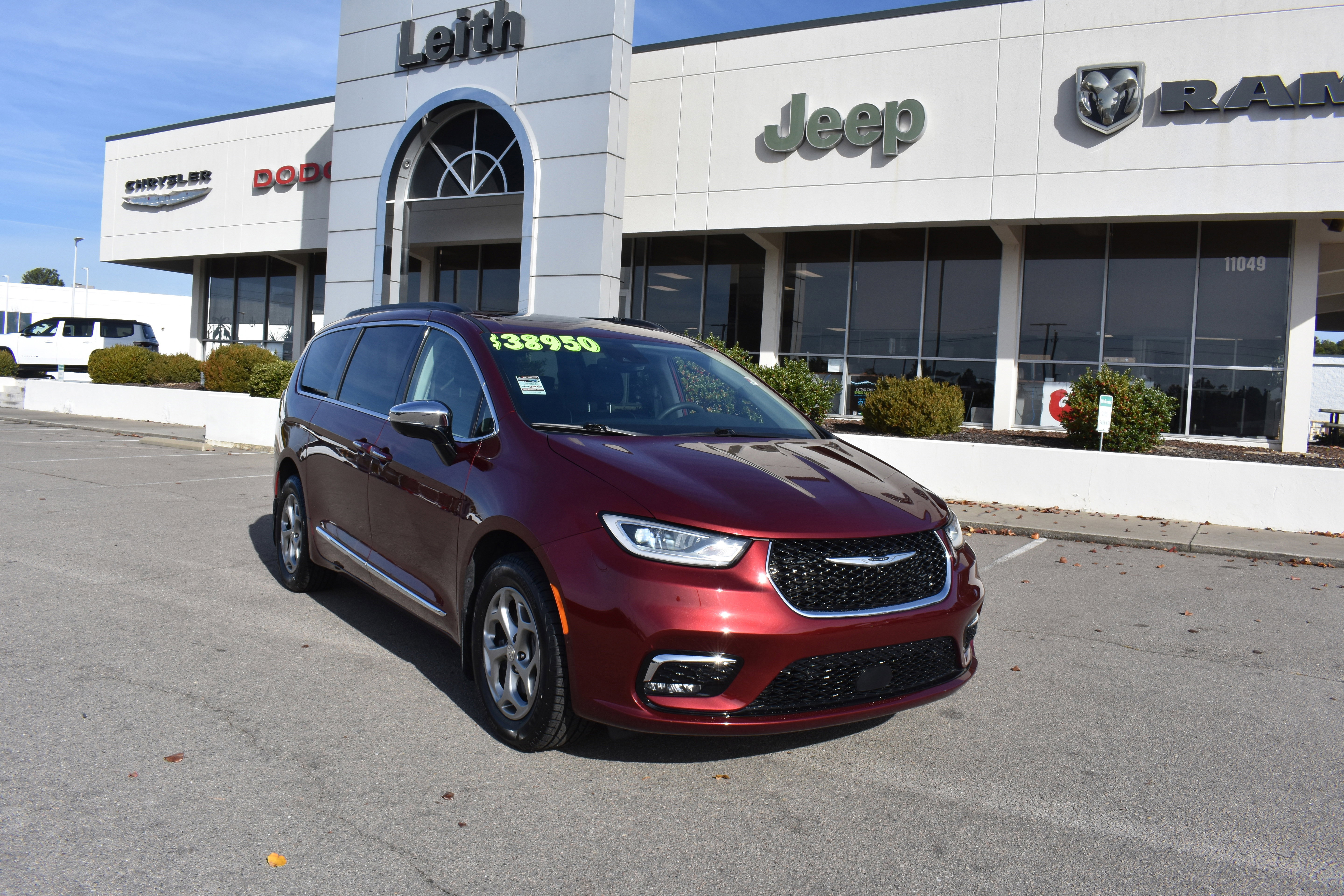 Used 2023 Chrysler Pacifica Limited w/ Trailer Tow Group
