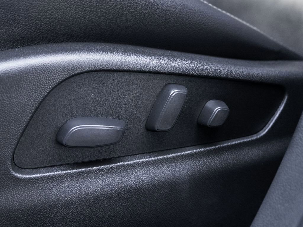 Used 2021 Cadillac XT4 Premium Luxury w/ Cold Weather Package image 23