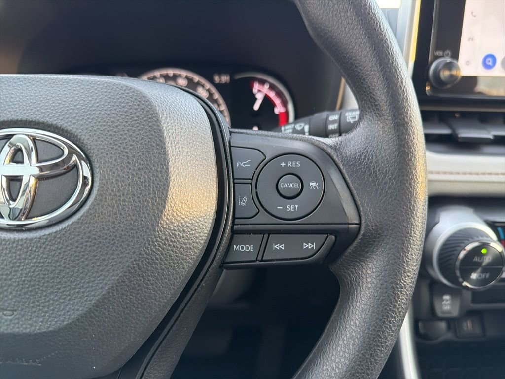 Used 2025 Toyota RAV4 XLE image 26