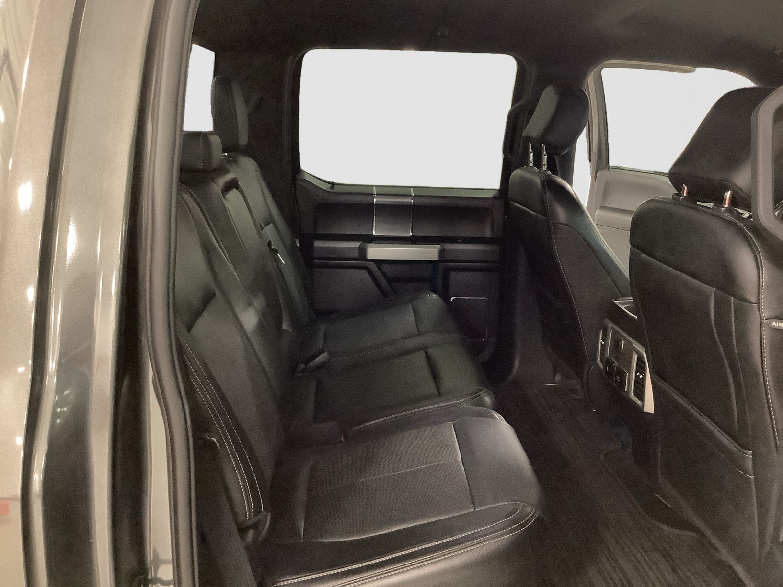 Used 2019 Ford F150 Lariat w/ Equipment Group 502A Luxury RWD image 19