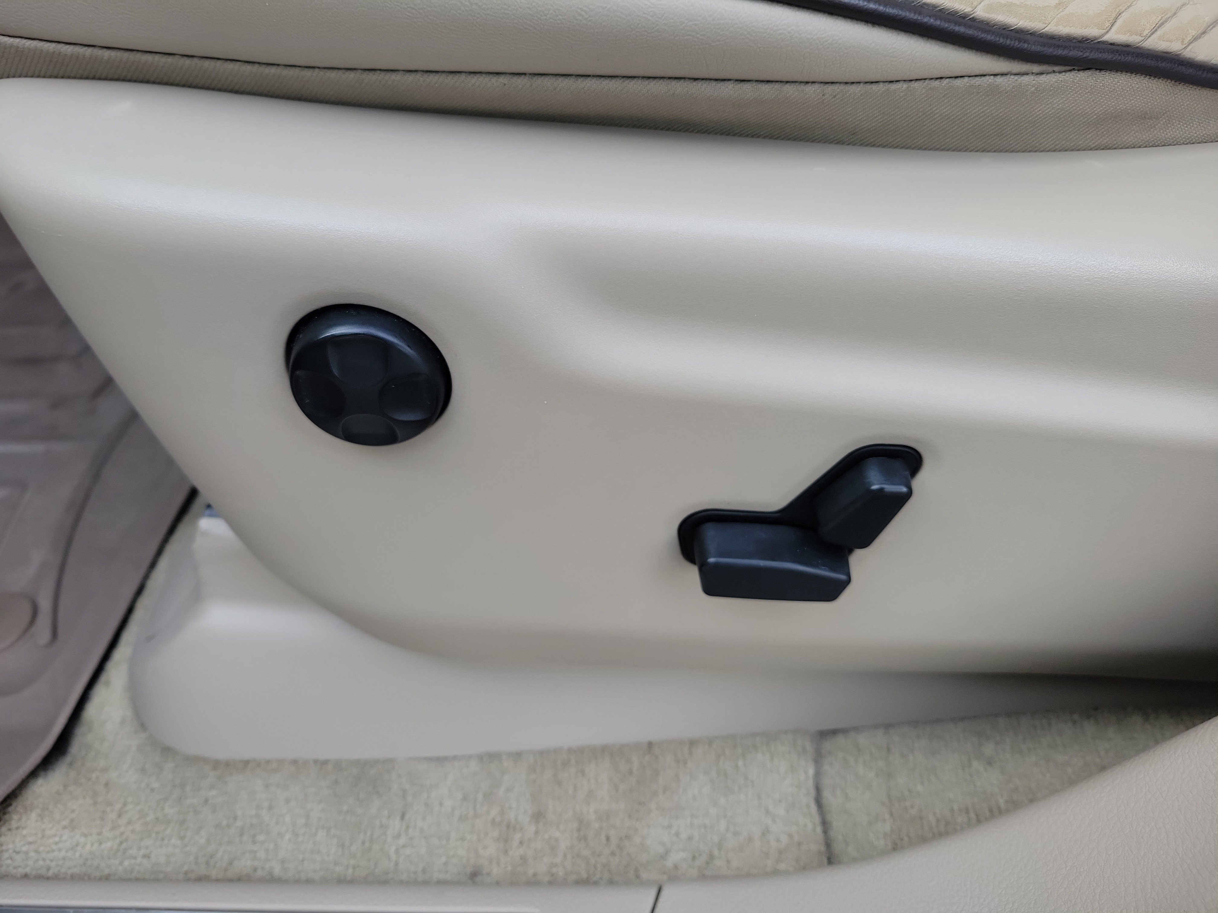 Used 2017 Jeep Grand Cherokee Overland image 26