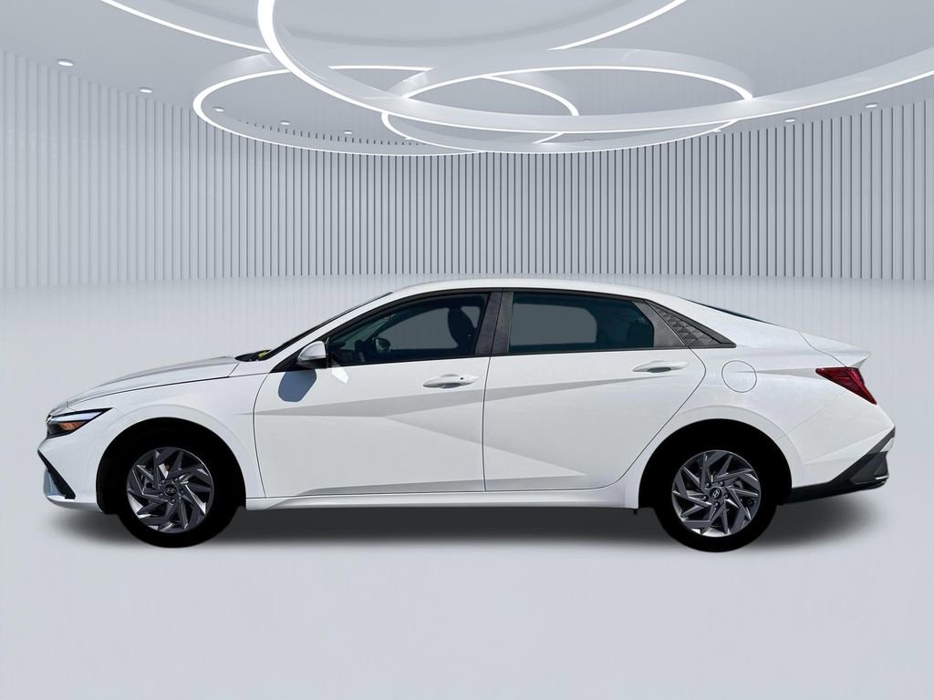 New 2026 Hyundai Elantra Blue image 3