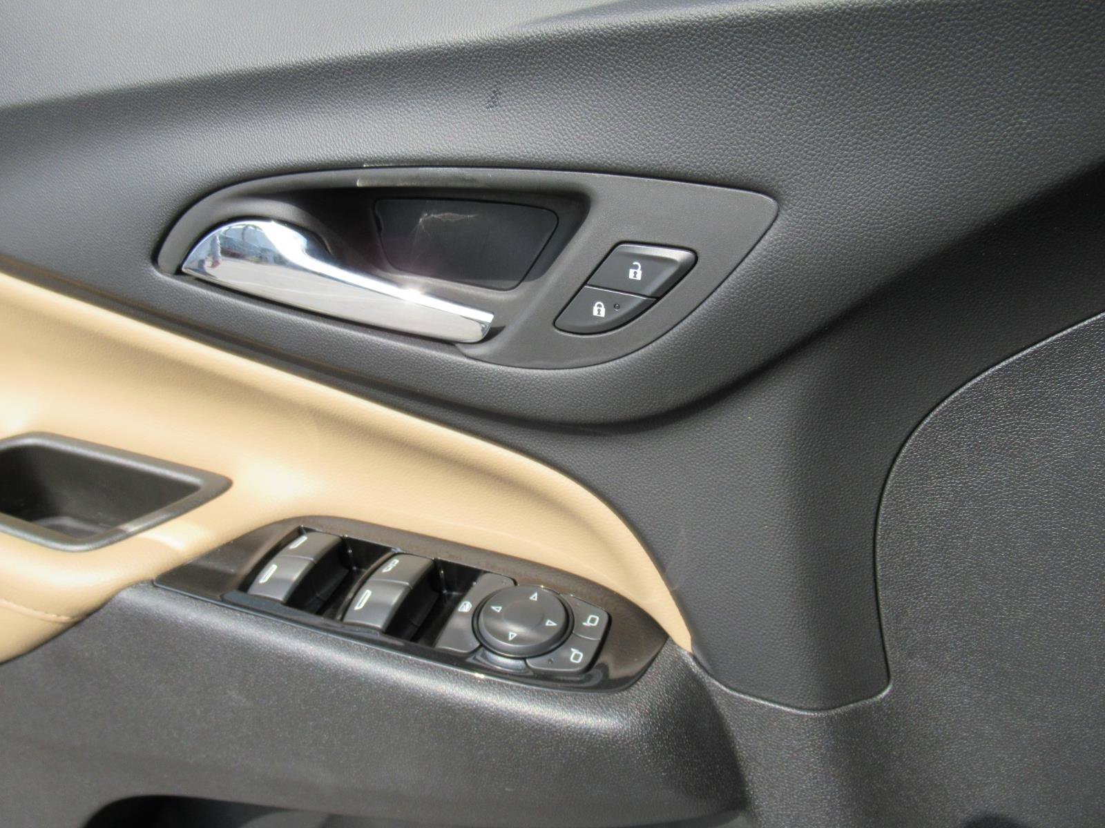 Used 2024 Chevrolet Equinox Premier FWD image 21